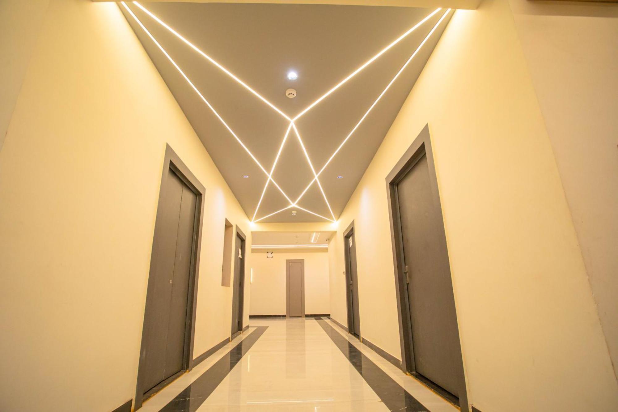 Hotel Miracle 2Km From Mahakal Temple Ujjain Exterior foto