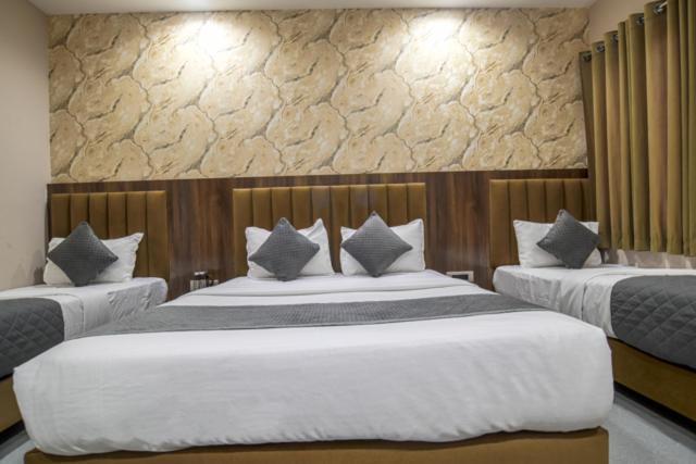 Hotel Miracle 2Km From Mahakal Temple Ujjain Exterior foto