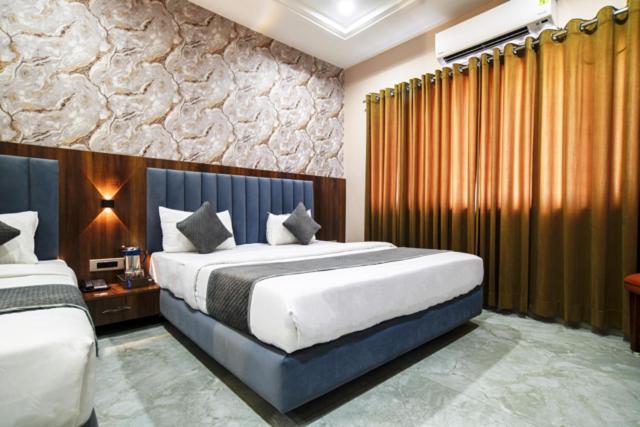 Hotel Miracle 2Km From Mahakal Temple Ujjain Exterior foto